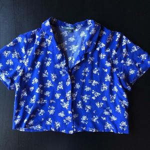 Floral cropped collared button down blouse